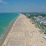 Enjoy Your Only 100mt From The Sea - Beahost *
