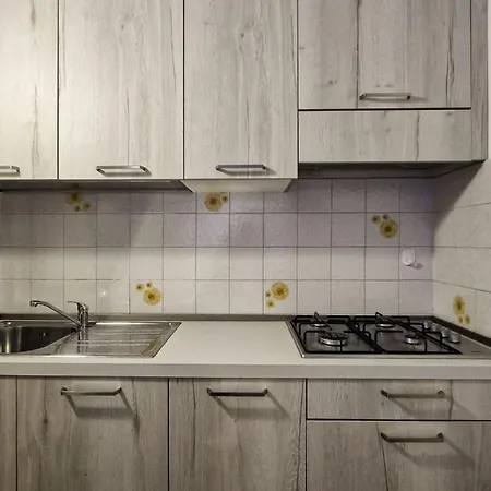 Enjoy Your Only 100m From The Sea - Beahost דירה ביביונה