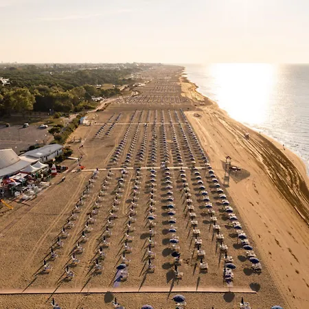 Enjoy Your Only 100m From The Sea - Beahost דירה ביביונה